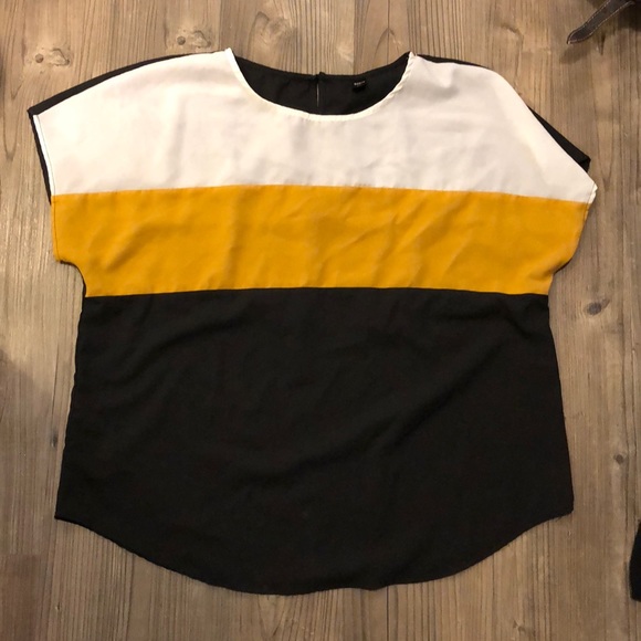 SHEIN Tops - SHEIN size 2X colorblock top